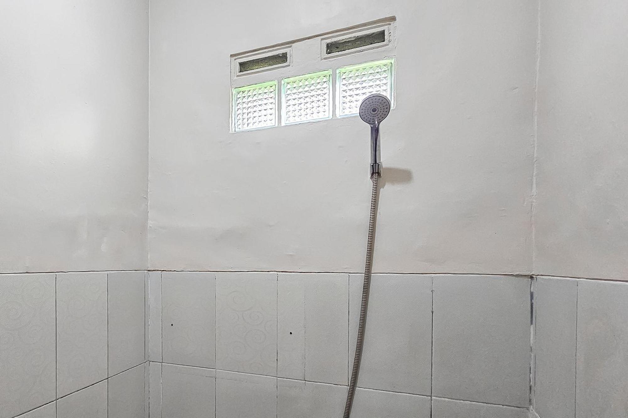 Wisma Brata Mitra Reddoorz Sukabumi Exterior foto