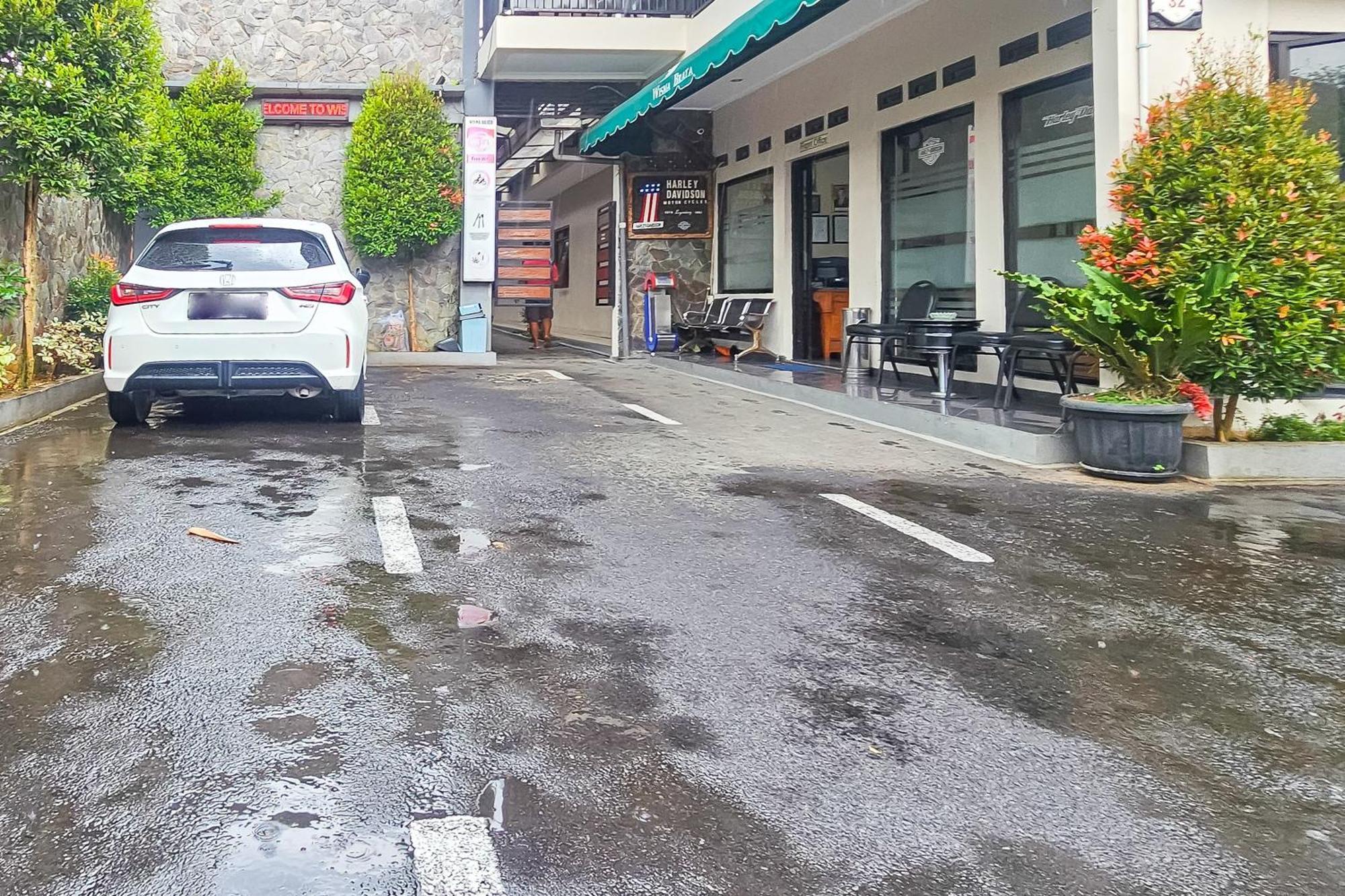 Wisma Brata Mitra Reddoorz Sukabumi Exterior foto
